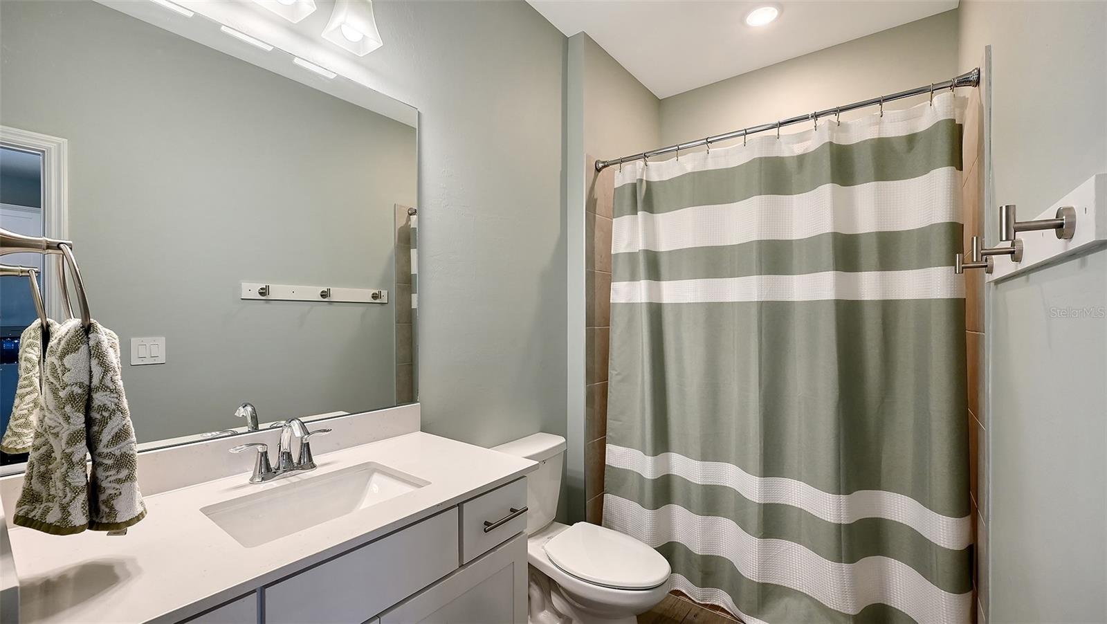 Image 27 of 98 For 15107 Sea Salt Way