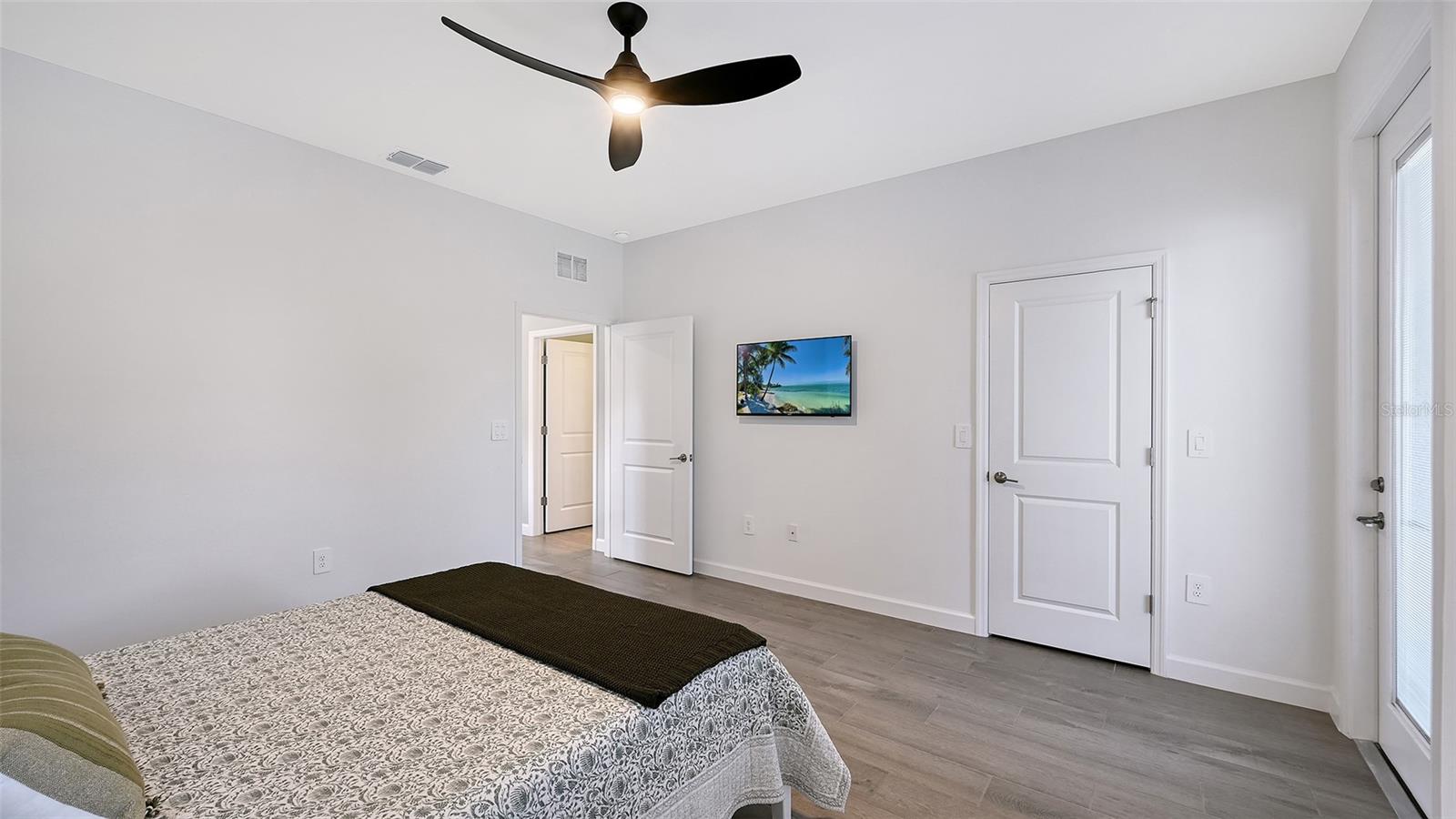 Image 29 of 98 For 15107 Sea Salt Way