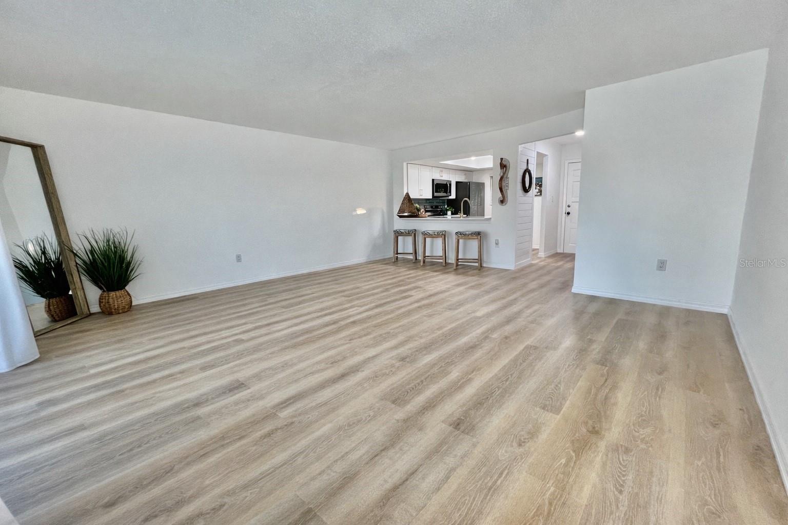 Image 10 of 33 For 3504 Beneva Road 206