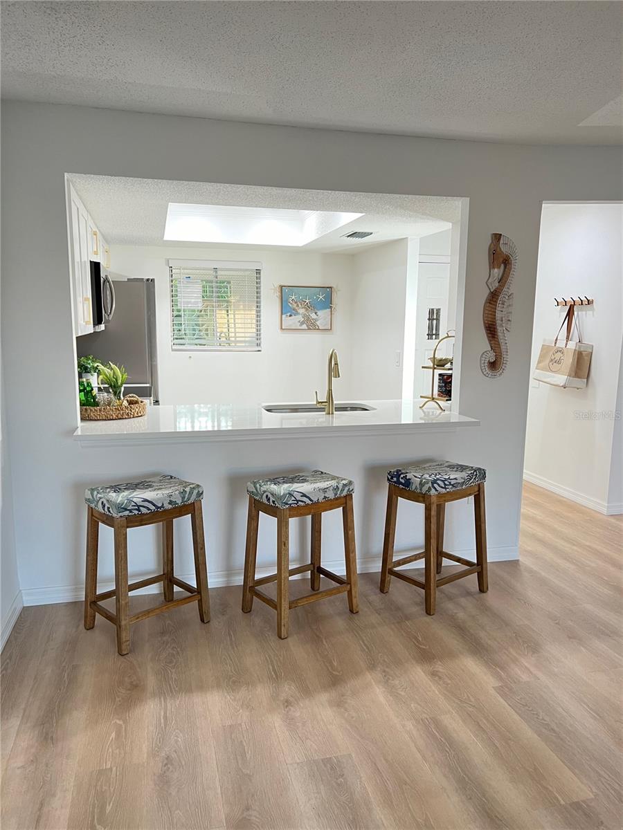 Image 12 of 33 For 3504 Beneva Road 206