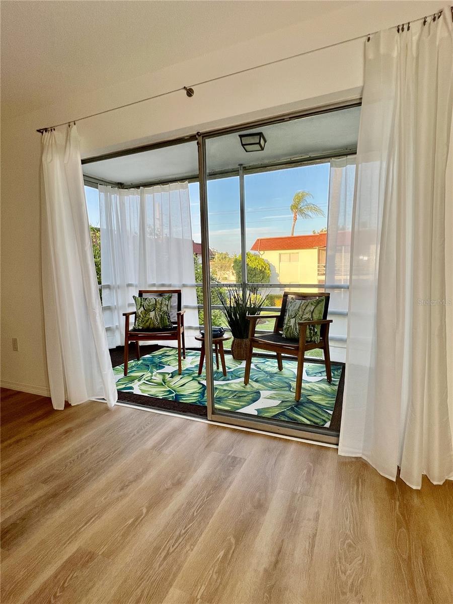 Image 16 of 33 For 3504 Beneva Road 206