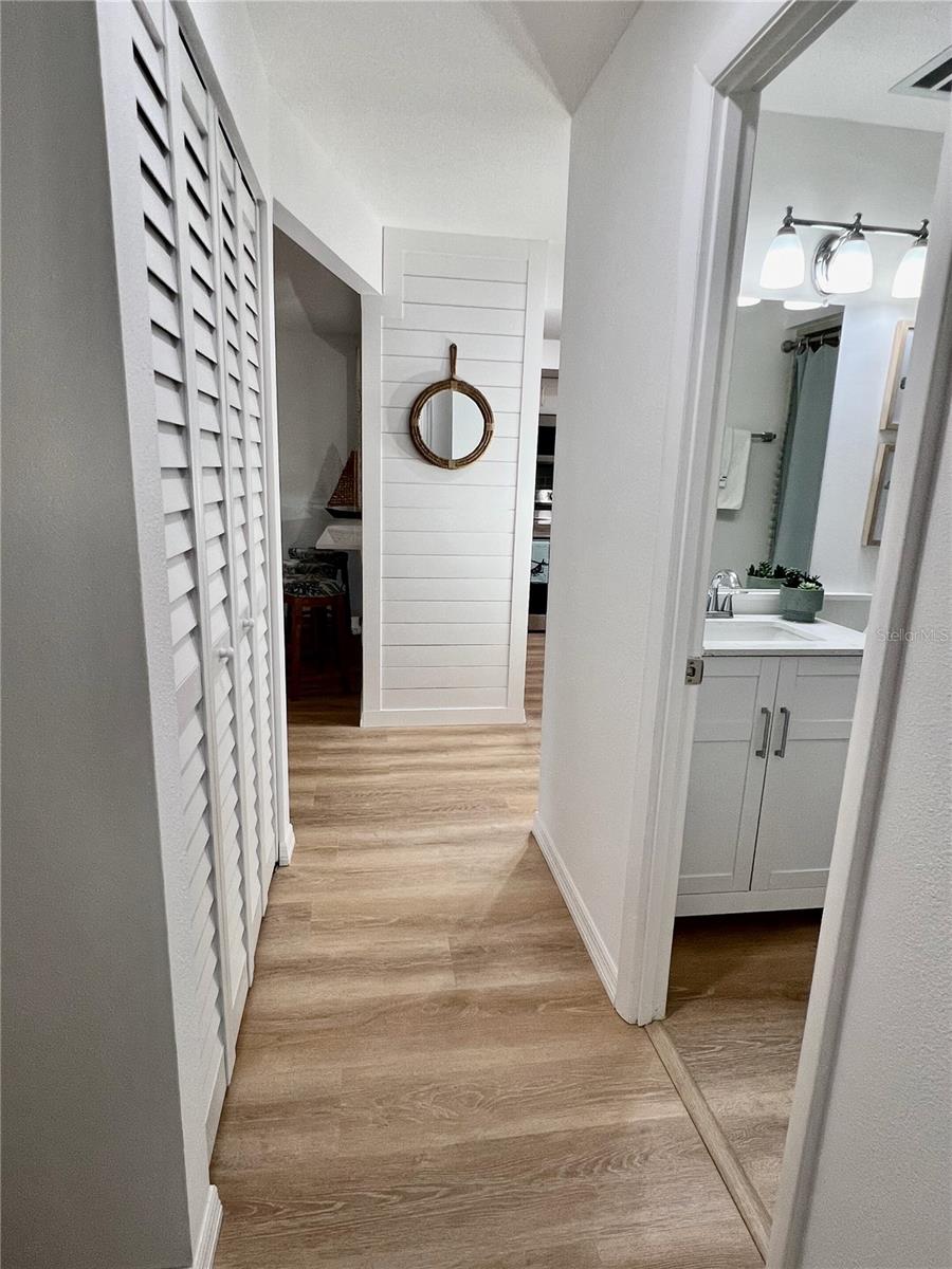 Image 17 of 33 For 3504 Beneva Road 206