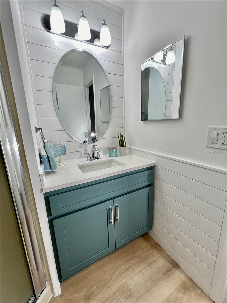 Image 21 of 33 For 3504 Beneva Road 206