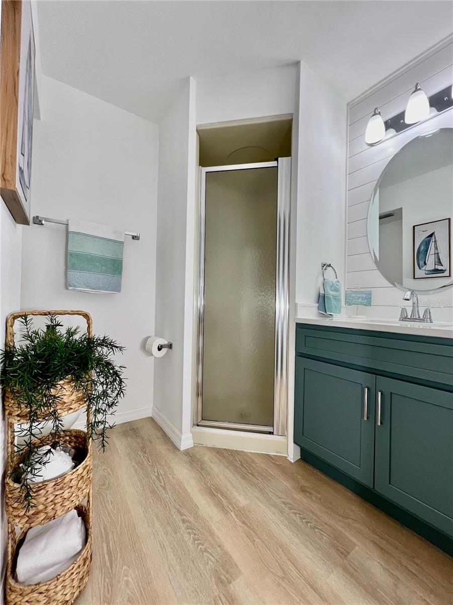 Image 22 of 33 For 3504 Beneva Road 206