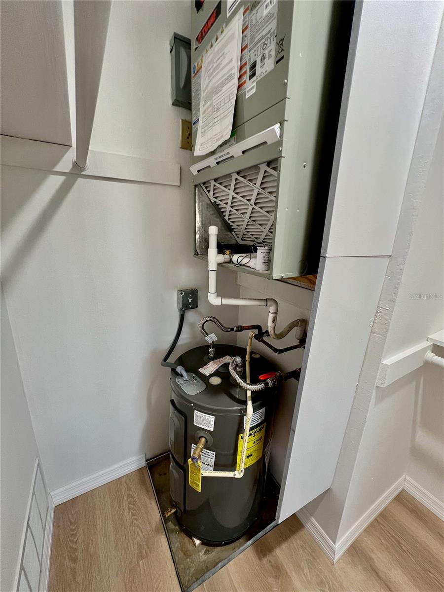 Image 28 of 33 For 3504 Beneva Road 206