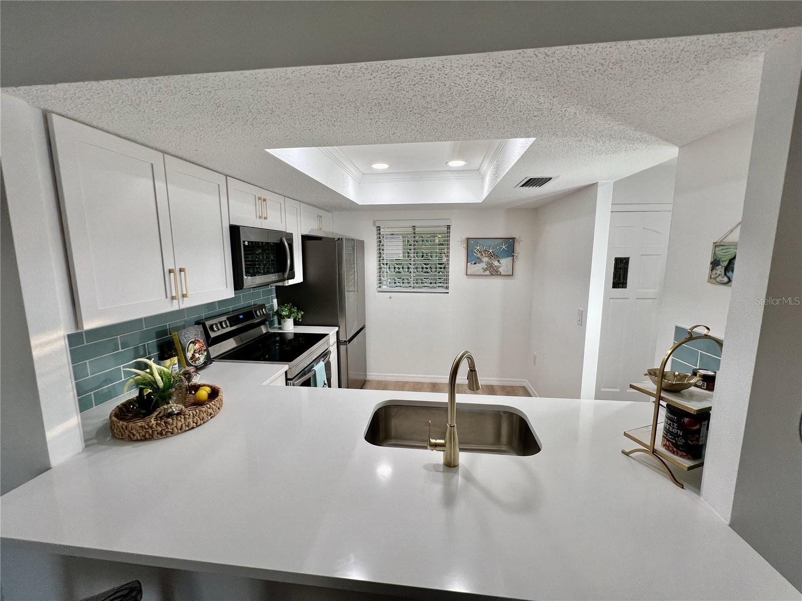 Image 7 of 33 For 3504 Beneva Road 206