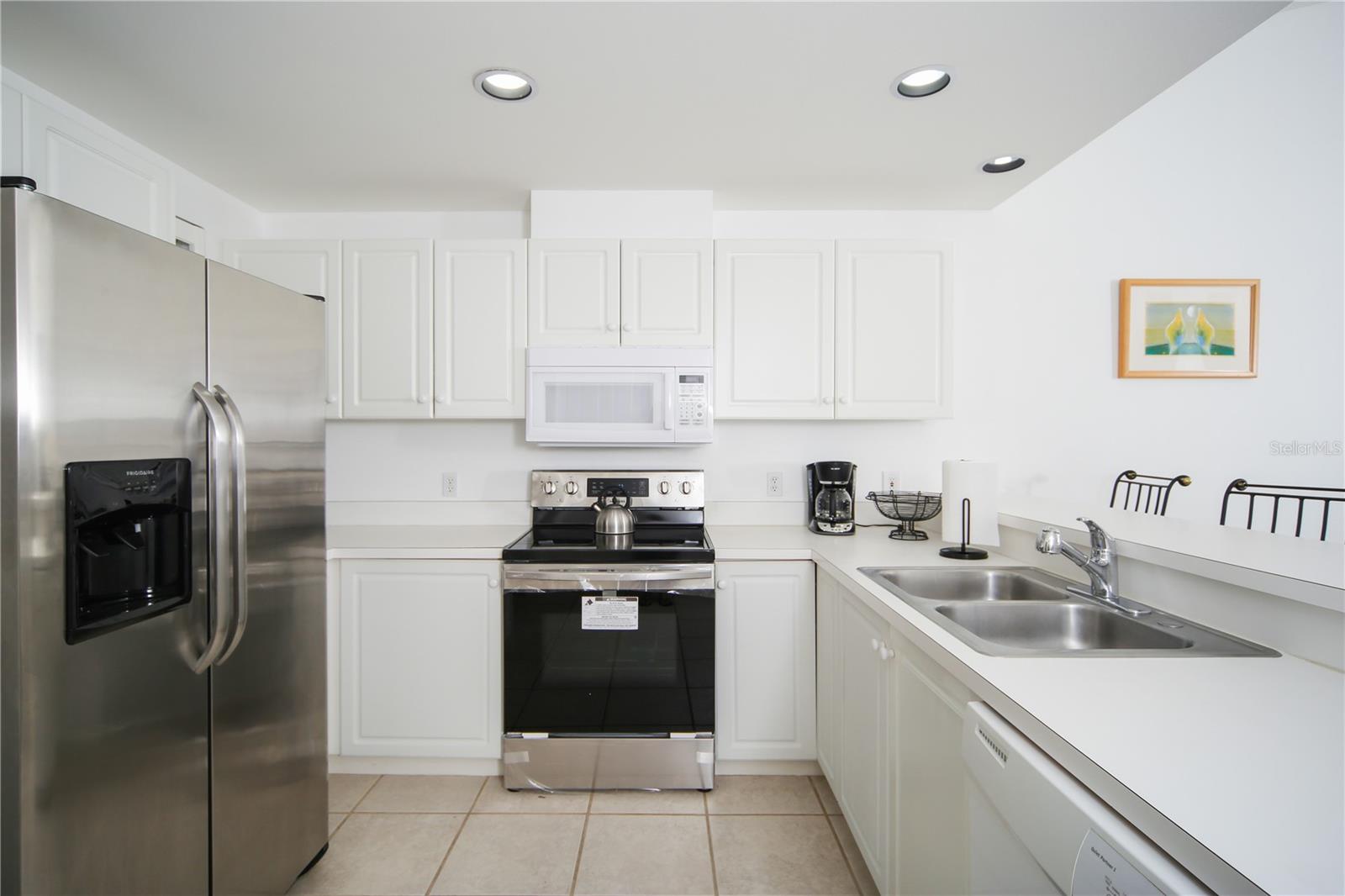 Image 6 of 28 For 3702 54th Drive W 202