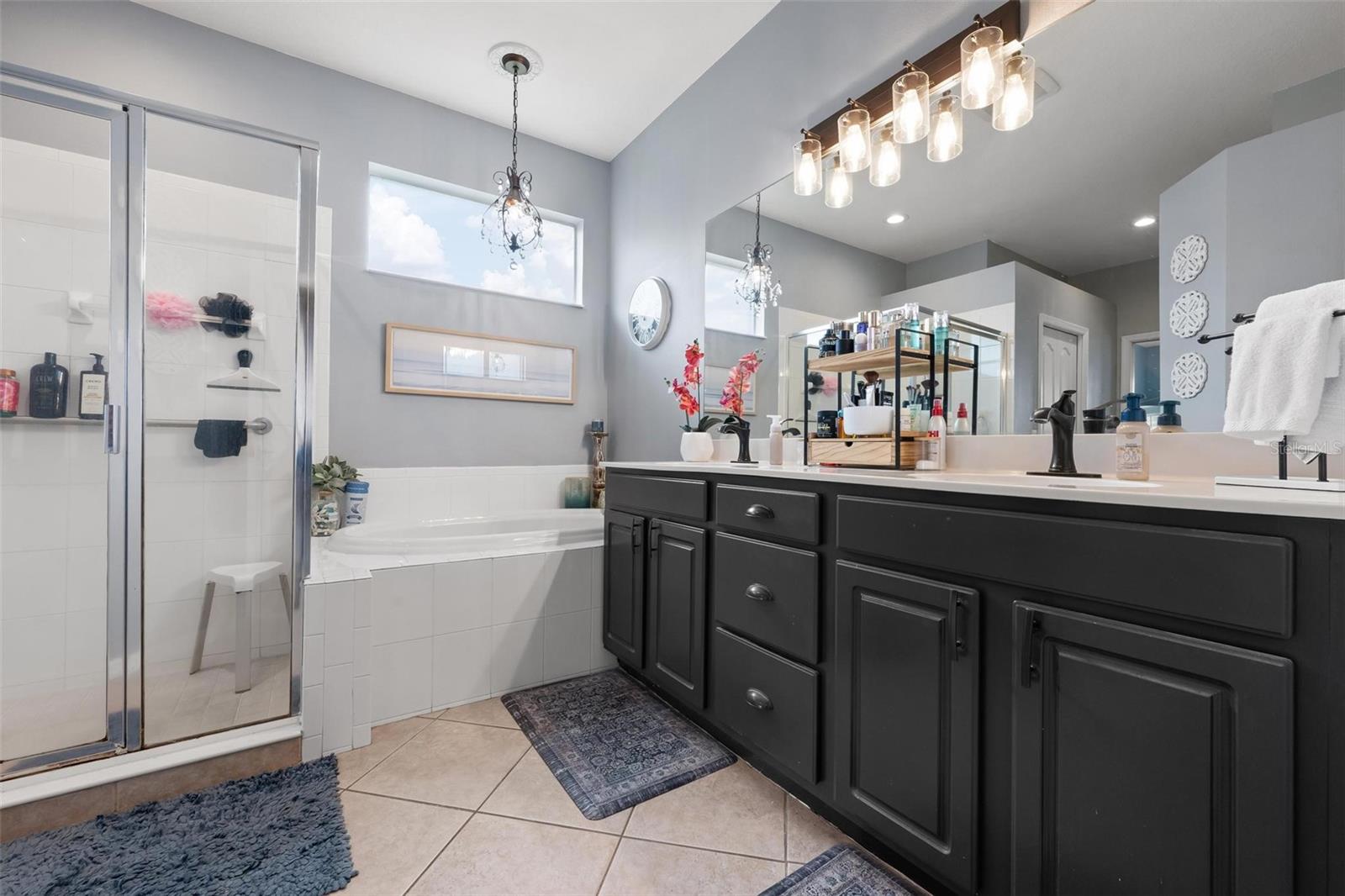 Image 21 of 40 For 5012 Lakehurst Court