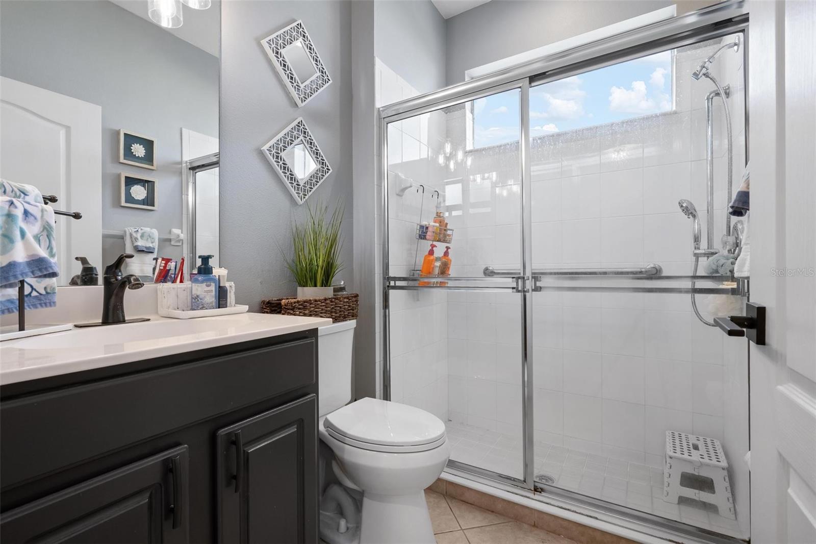 Image 26 of 40 For 5012 Lakehurst Court