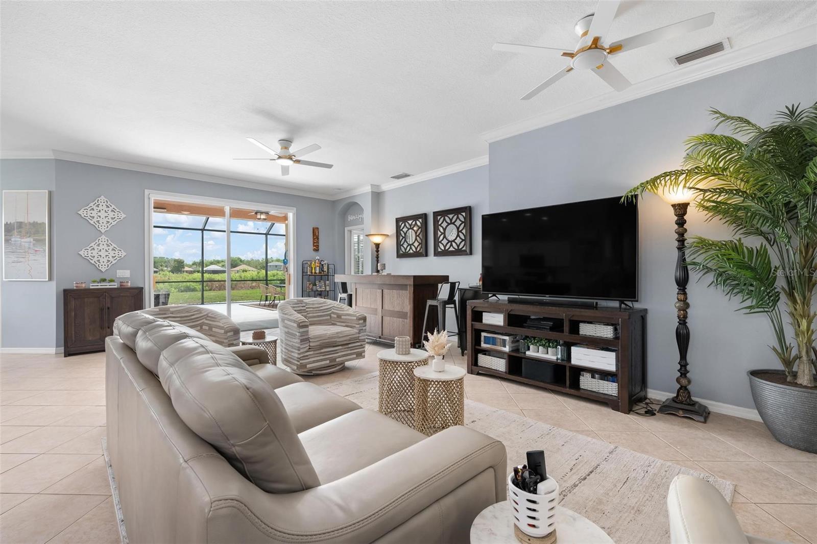 Image 5 of 40 For 5012 Lakehurst Court