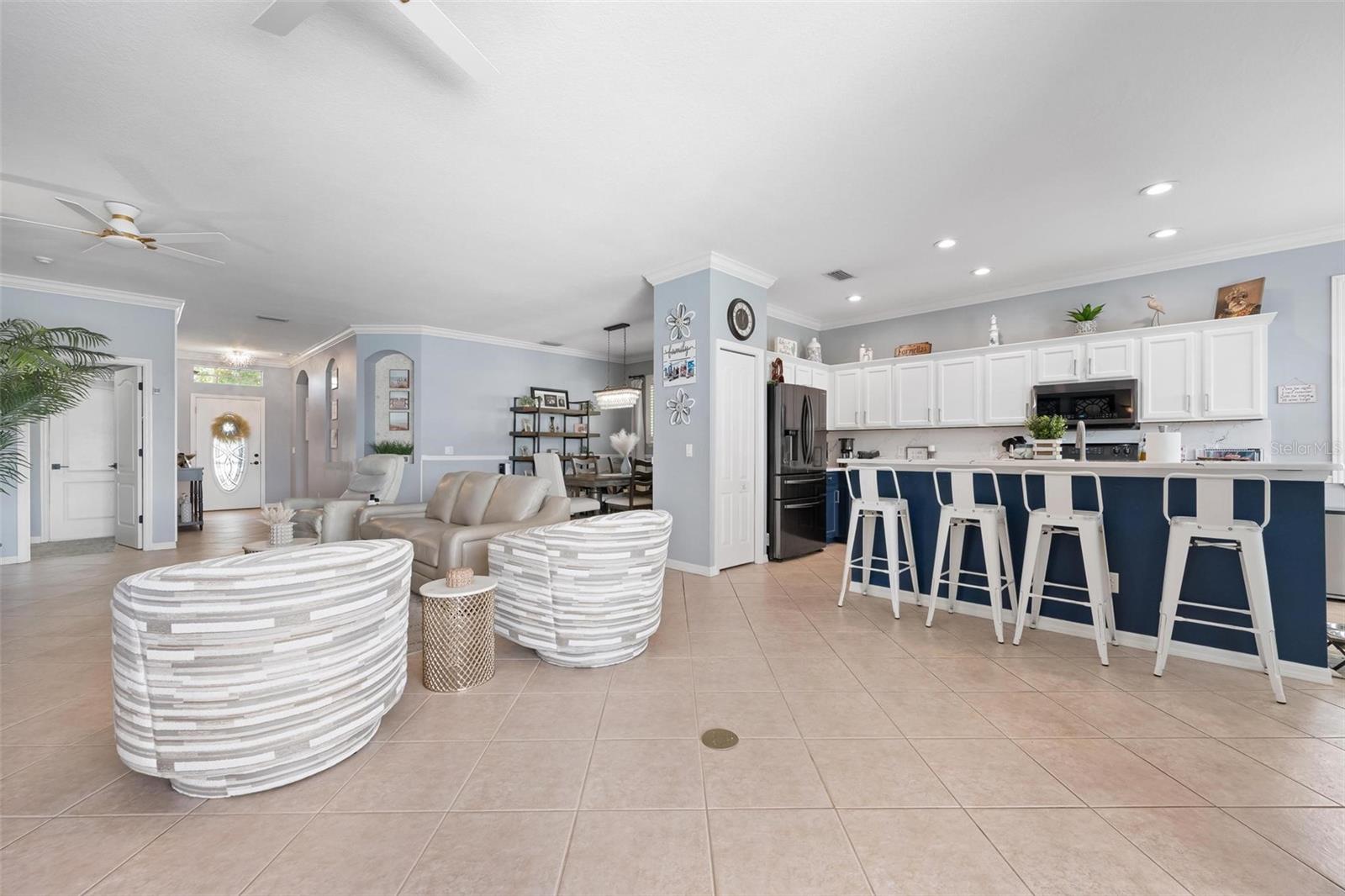 Image 9 of 40 For 5012 Lakehurst Court