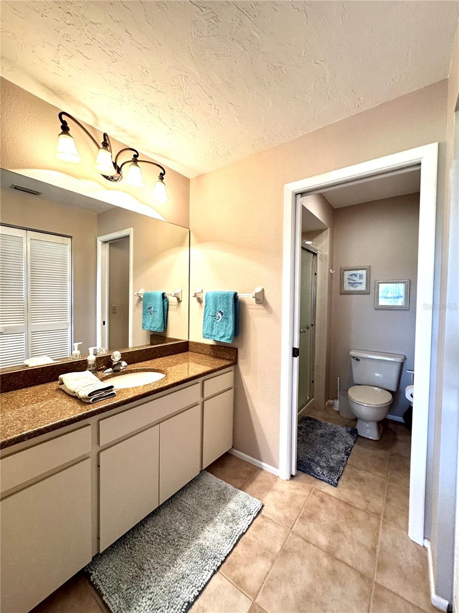 Image 15 of 41 For 4644 Weybridge  10