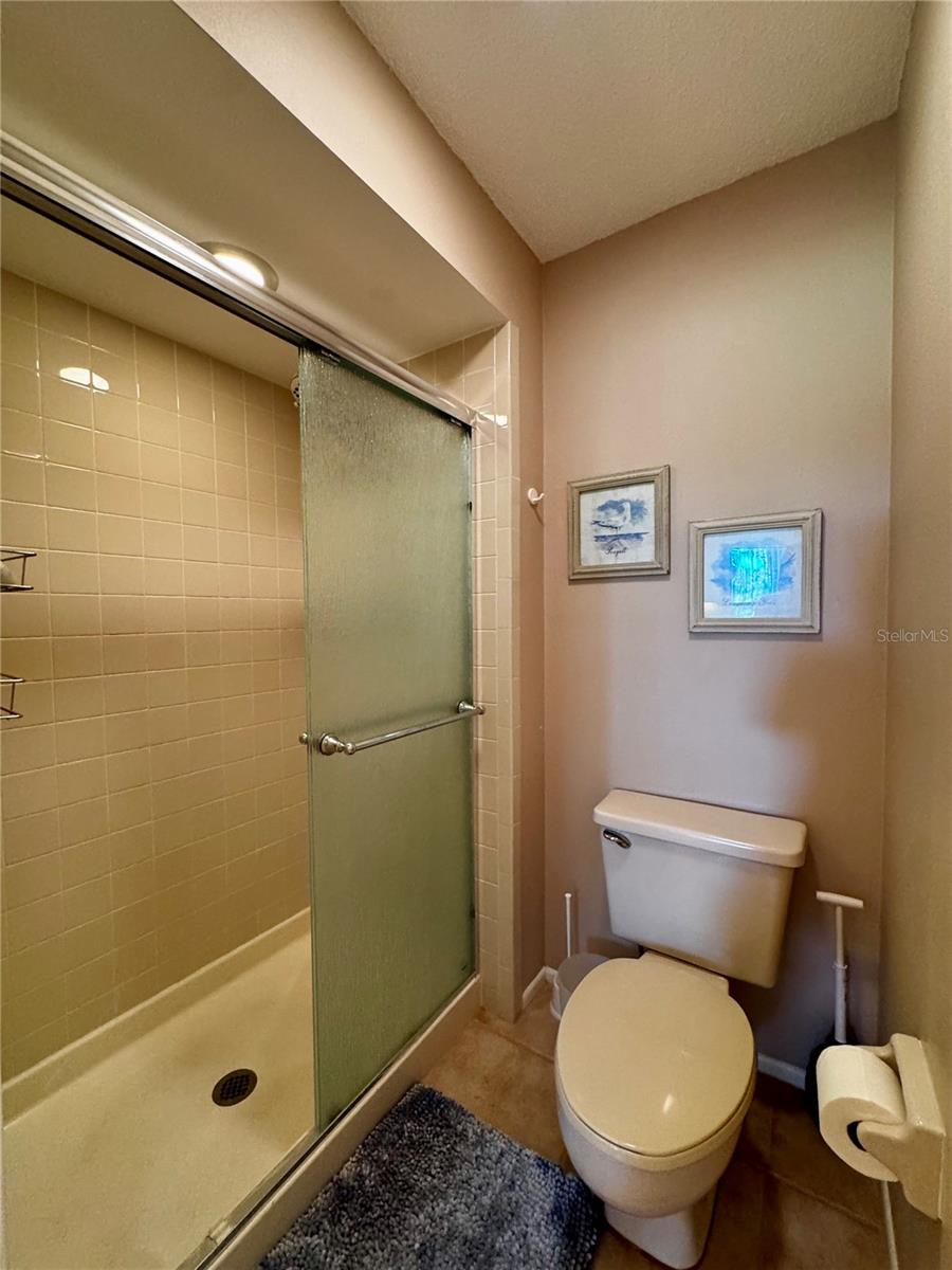 Image 16 of 41 For 4644 Weybridge  10