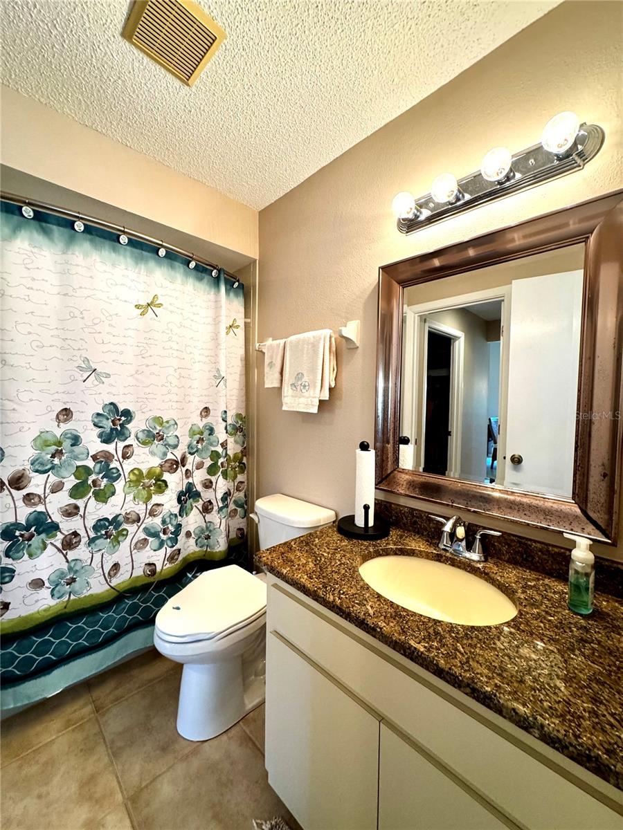 Image 21 of 41 For 4644 Weybridge  10