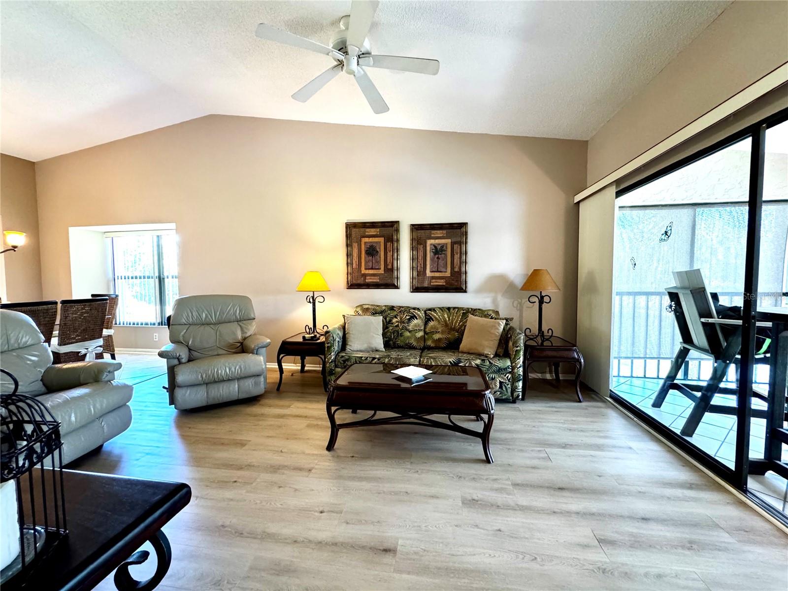 Image 4 of 41 For 4644 Weybridge  10