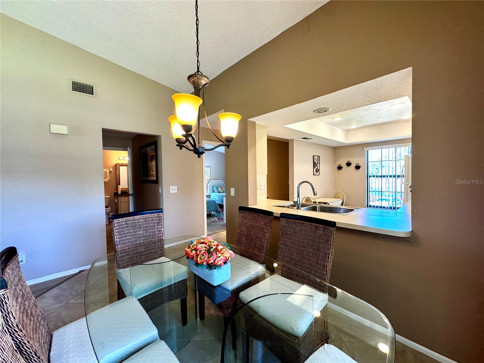 Image 7 of 41 For 4644 Weybridge  10