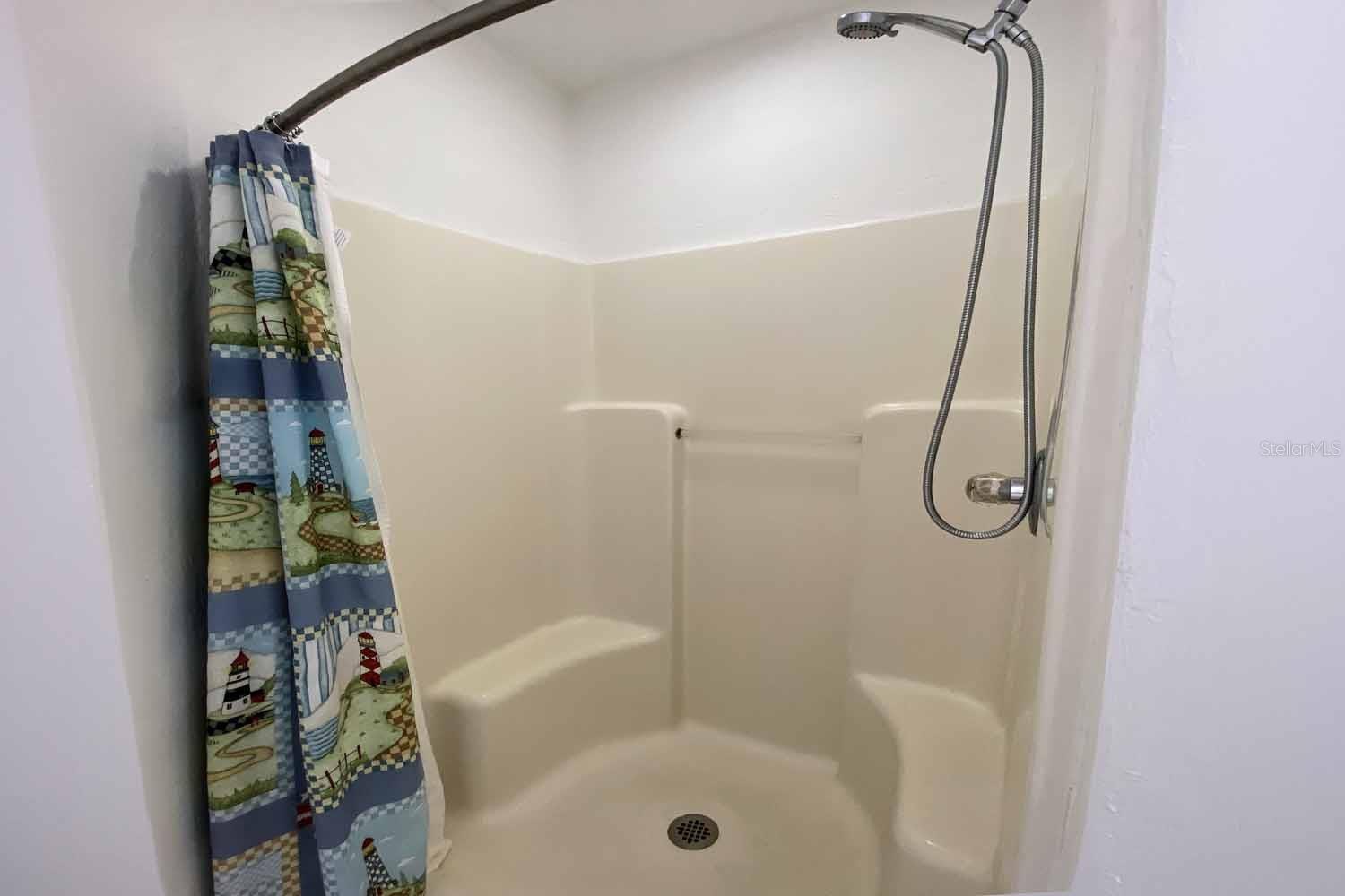 Image 14 of 23 For 2525 36th Lane