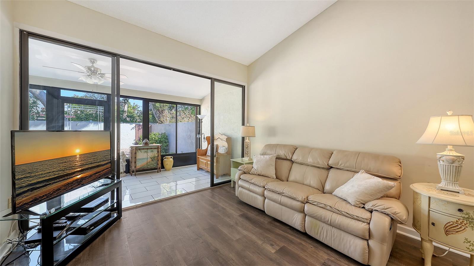 Image 13 of 40 For 4423 Park Lake Terrace N