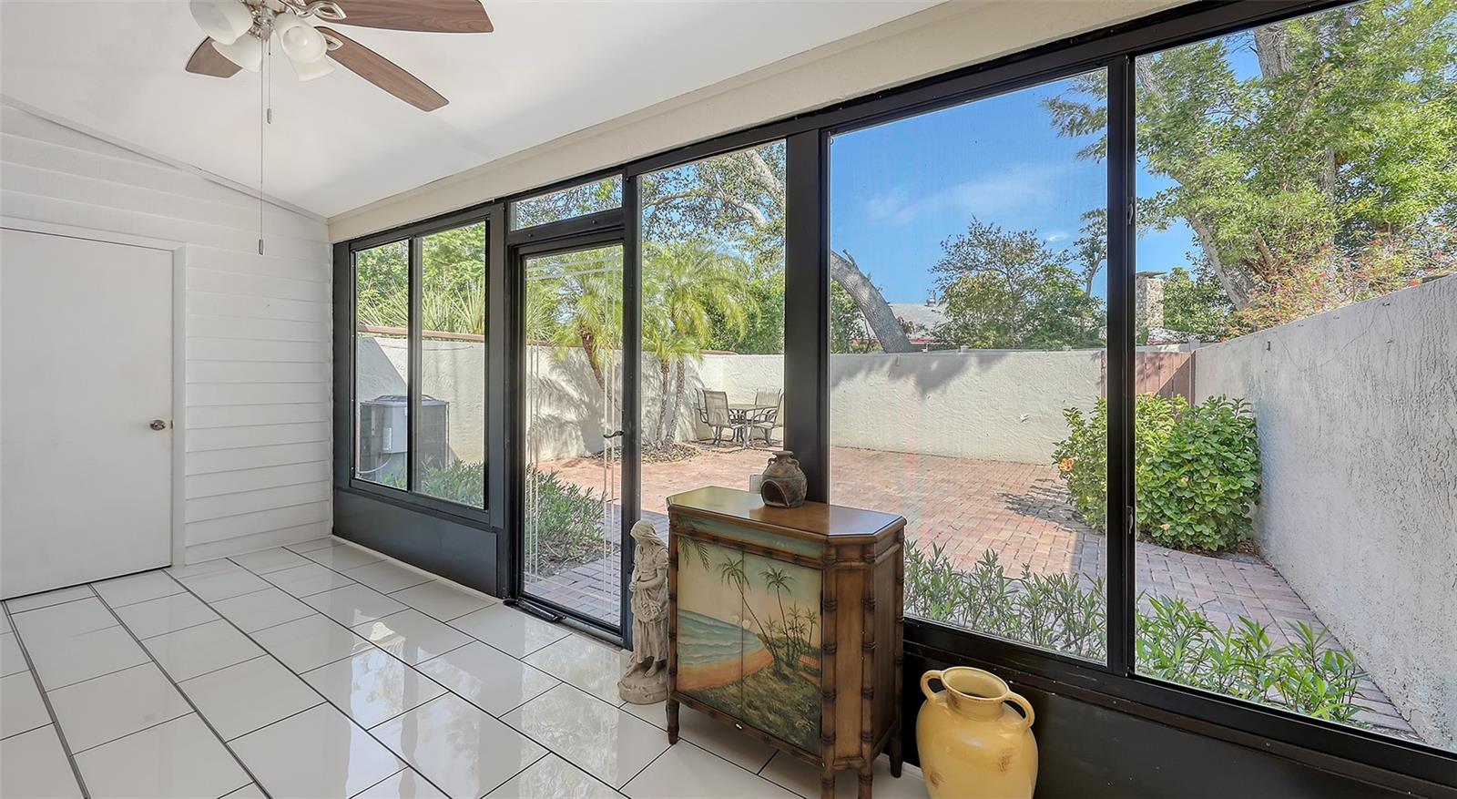 Image 14 of 40 For 4423 Park Lake Terrace N