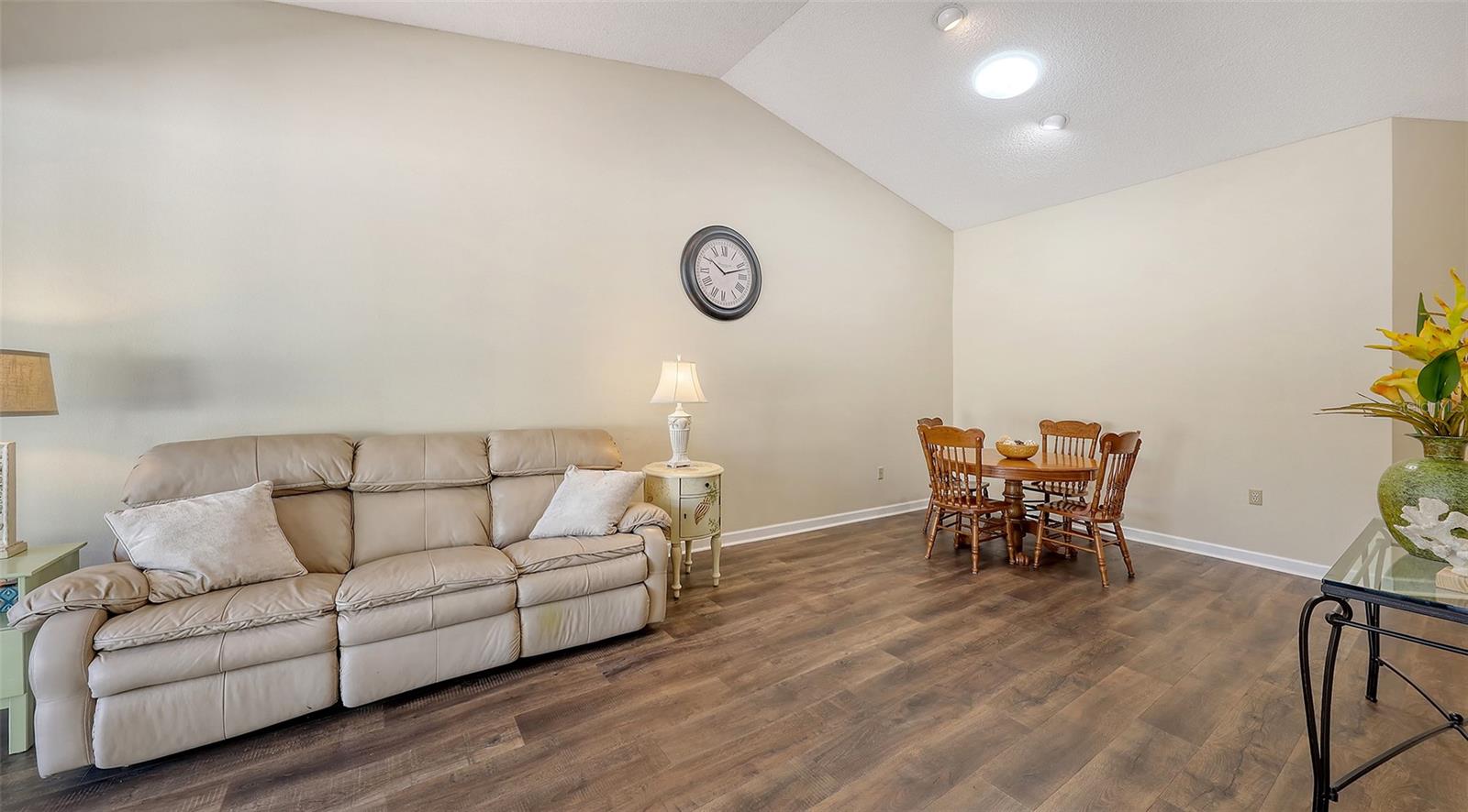 Image 18 of 40 For 4423 Park Lake Terrace N
