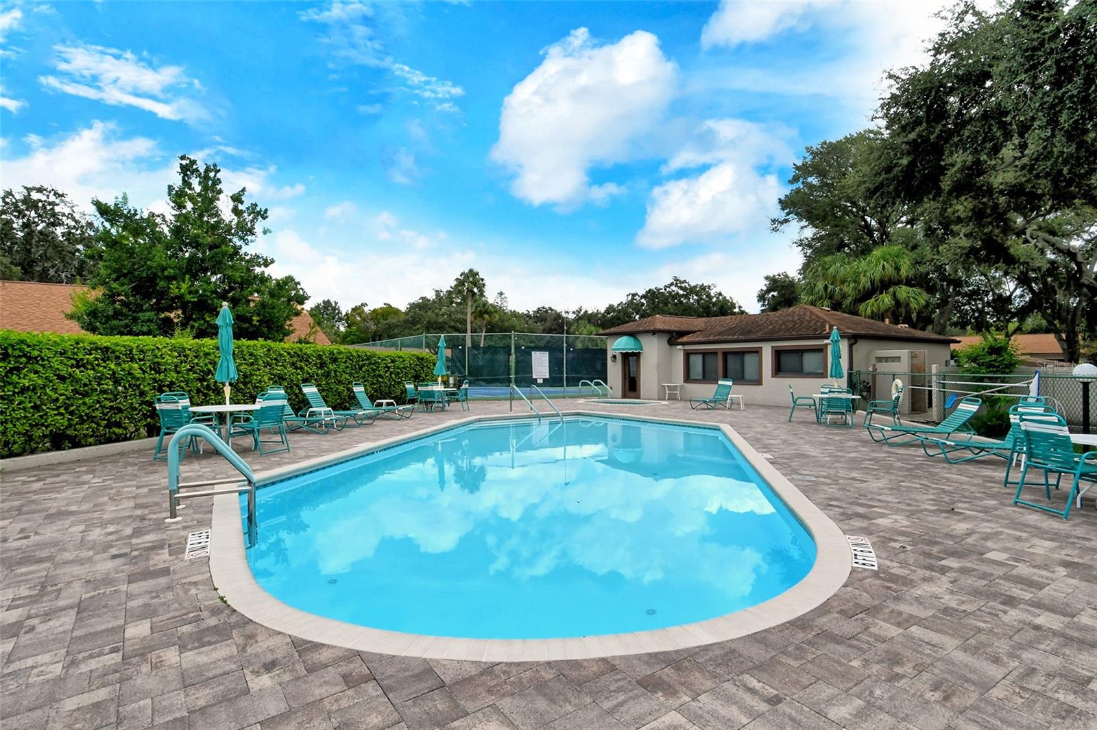 Image 37 of 40 For 4423 Park Lake Terrace N
