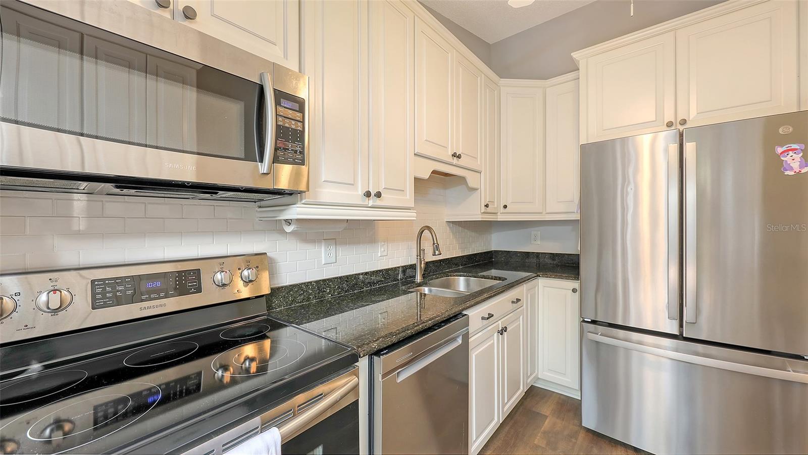 Image 6 of 40 For 4423 Park Lake Terrace N
