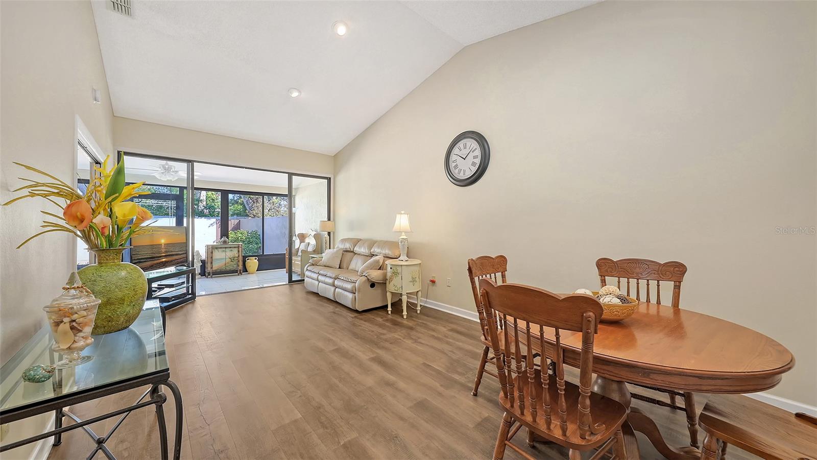 Image 7 of 40 For 4423 Park Lake Terrace N