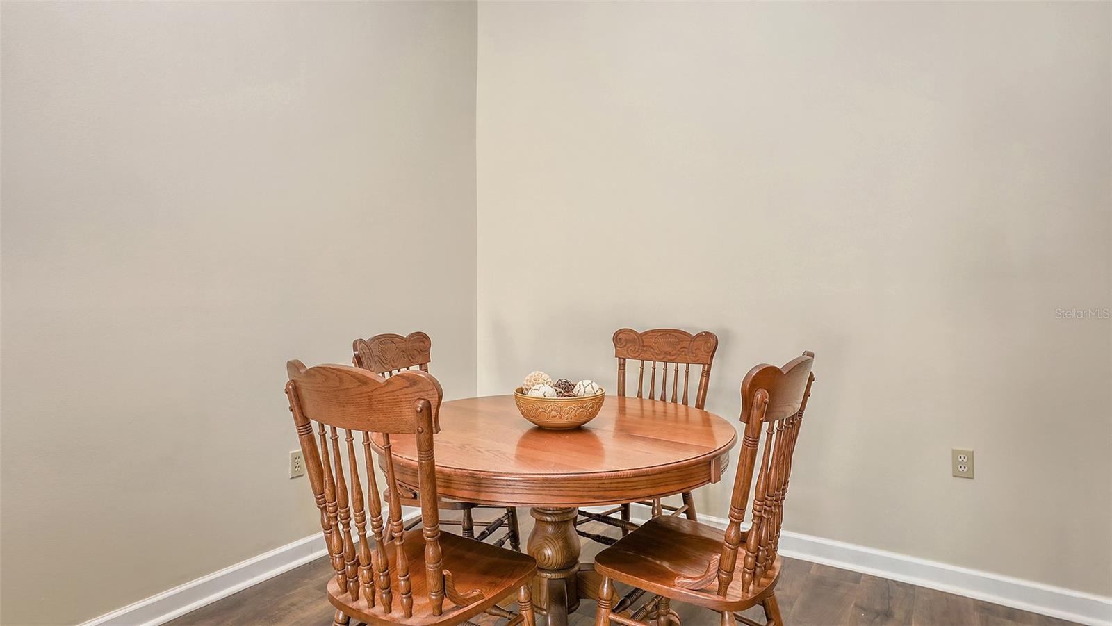 Image 8 of 40 For 4423 Park Lake Terrace N