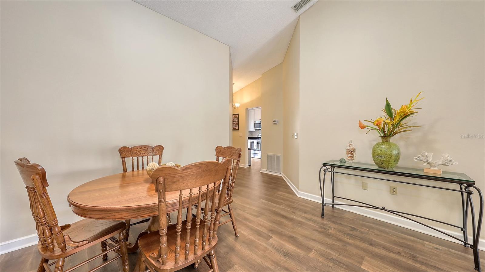 Image 9 of 40 For 4423 Park Lake Terrace N