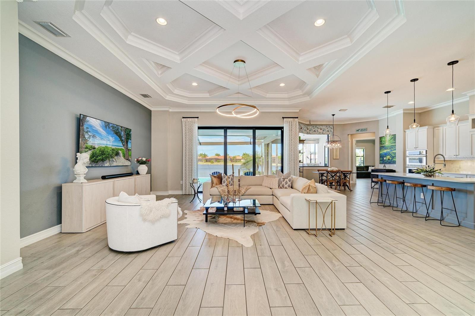 Image 16 of 100 For 352 Maraviya Boulevard