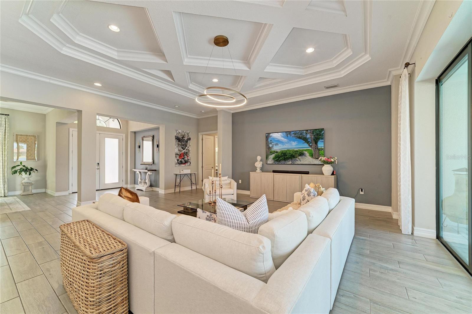 Image 18 of 100 For 352 Maraviya Boulevard