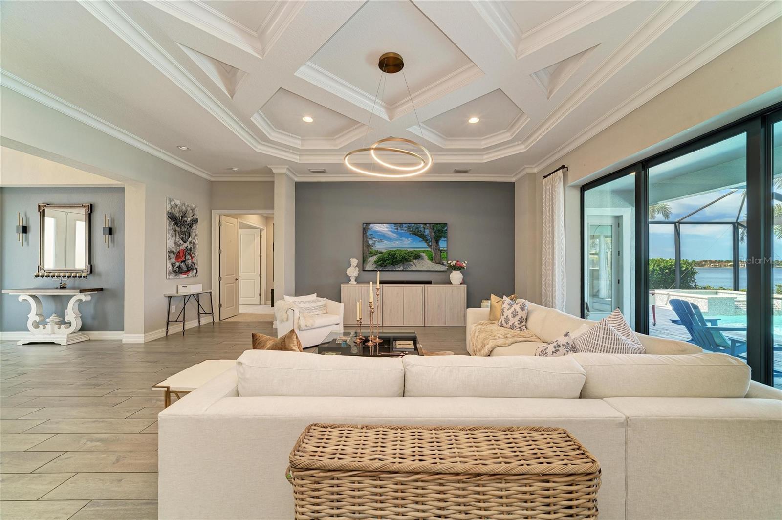 Image 19 of 100 For 352 Maraviya Boulevard