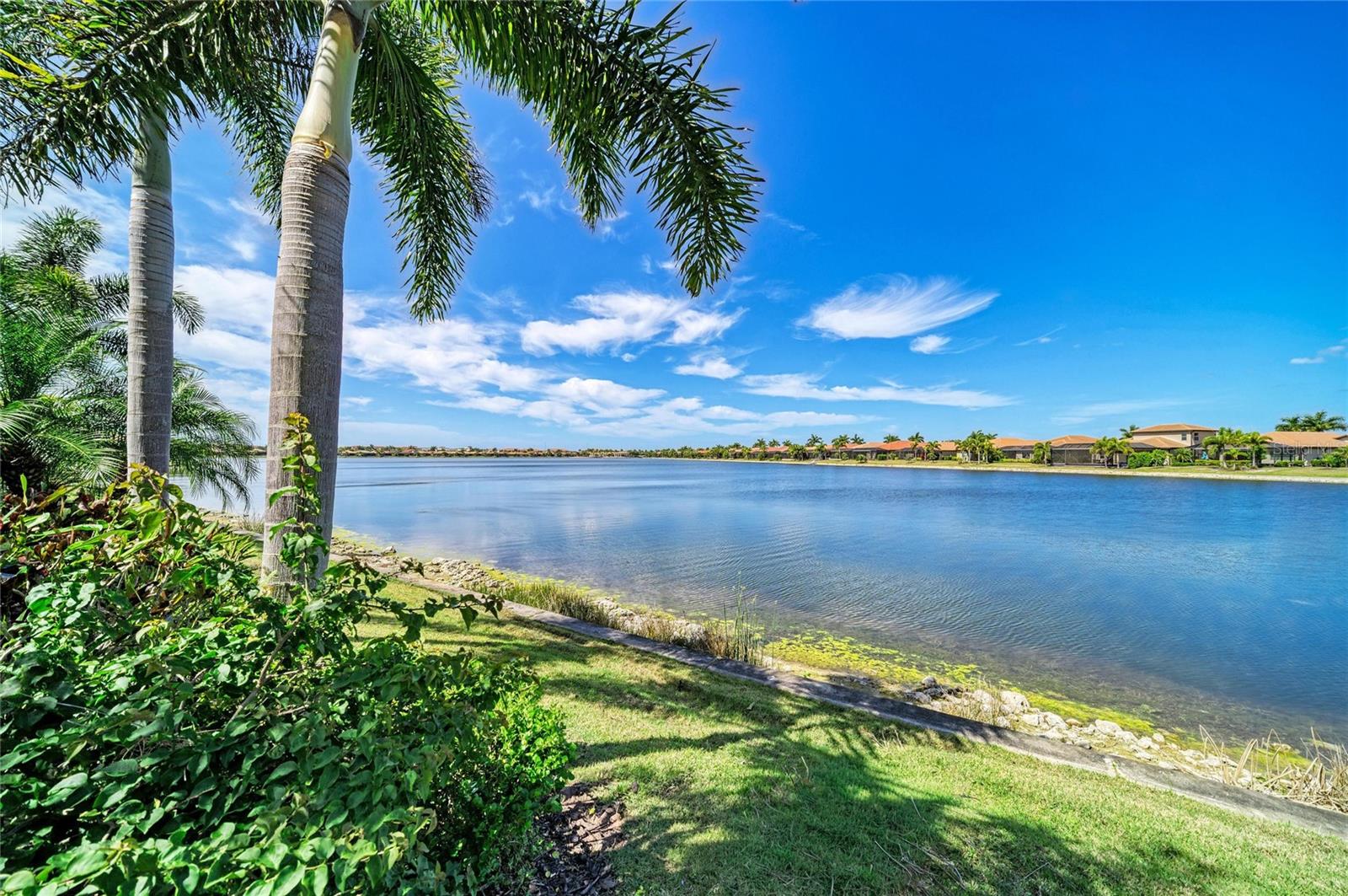 Image 31 of 100 For 352 Maraviya Boulevard