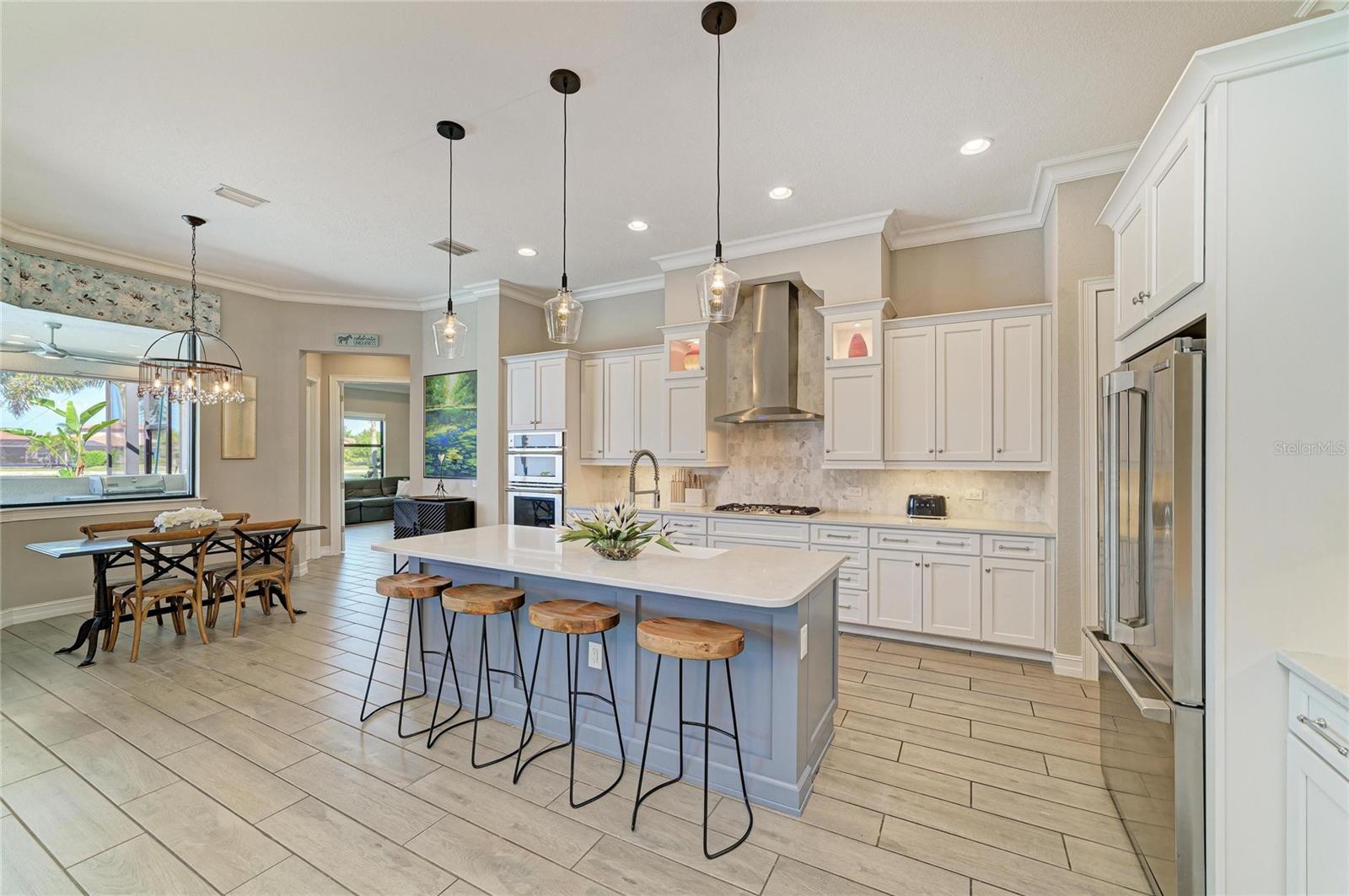 Image 34 of 100 For 352 Maraviya Boulevard