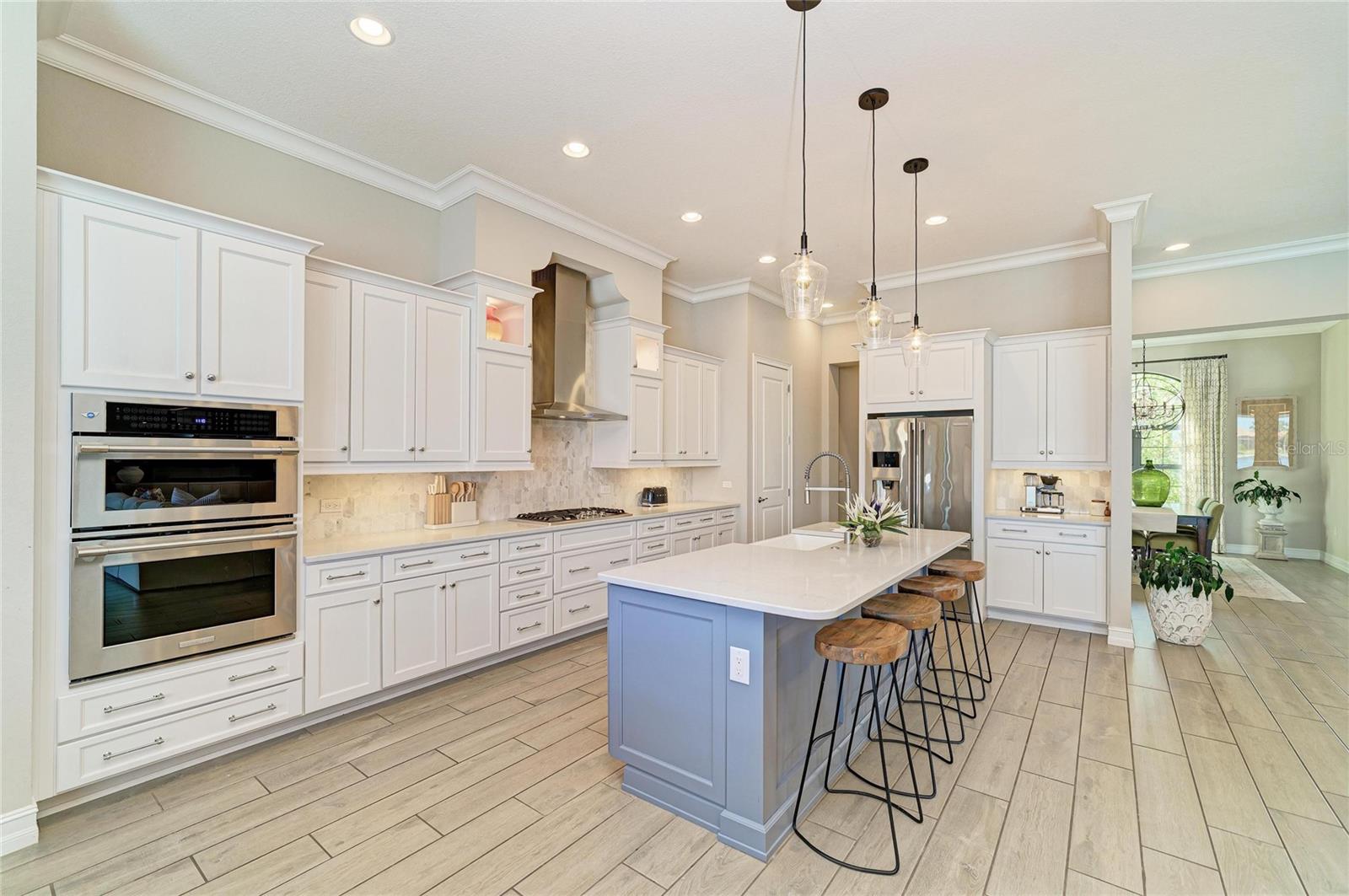 Image 36 of 100 For 352 Maraviya Boulevard