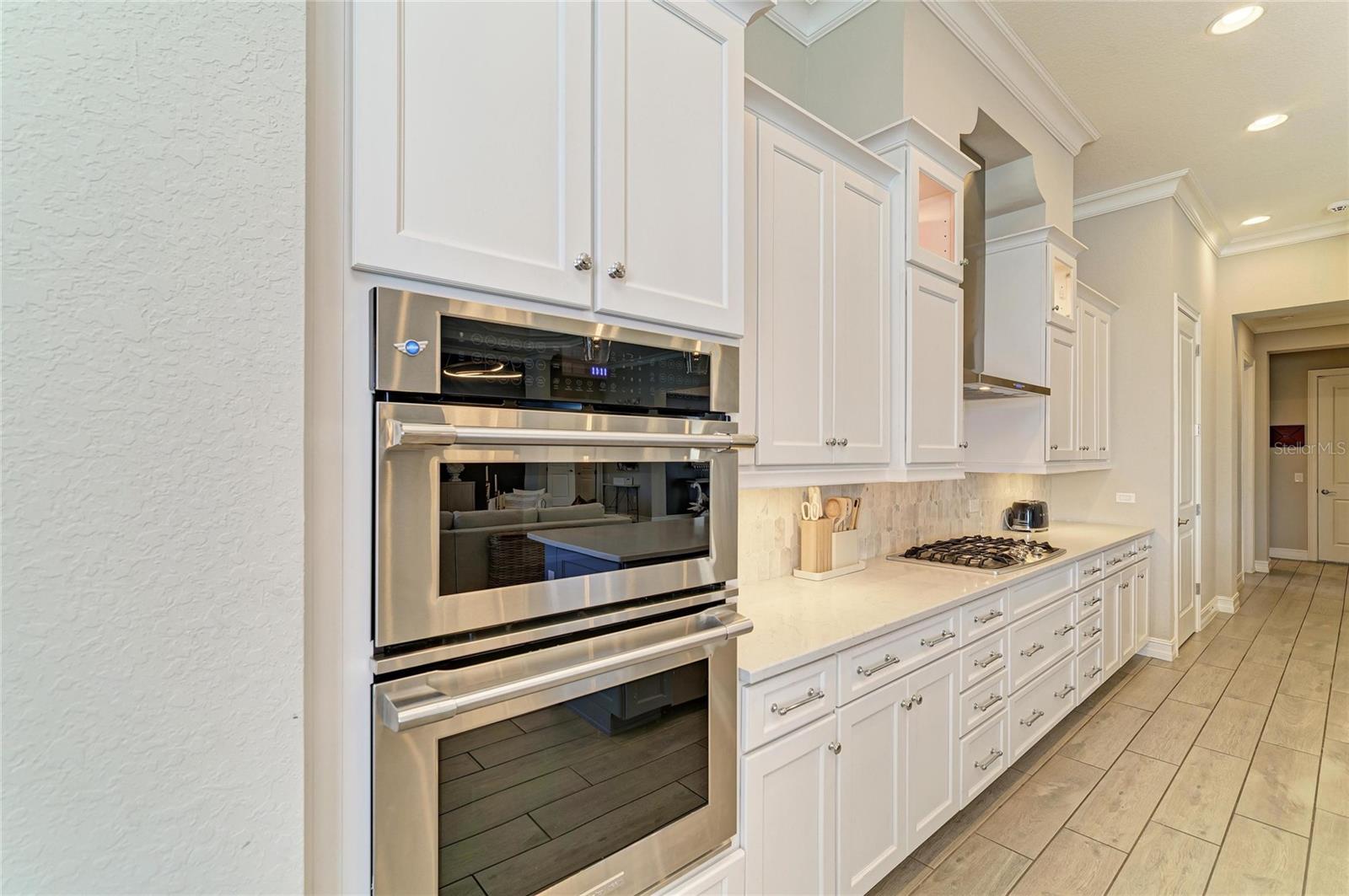 Image 37 of 100 For 352 Maraviya Boulevard