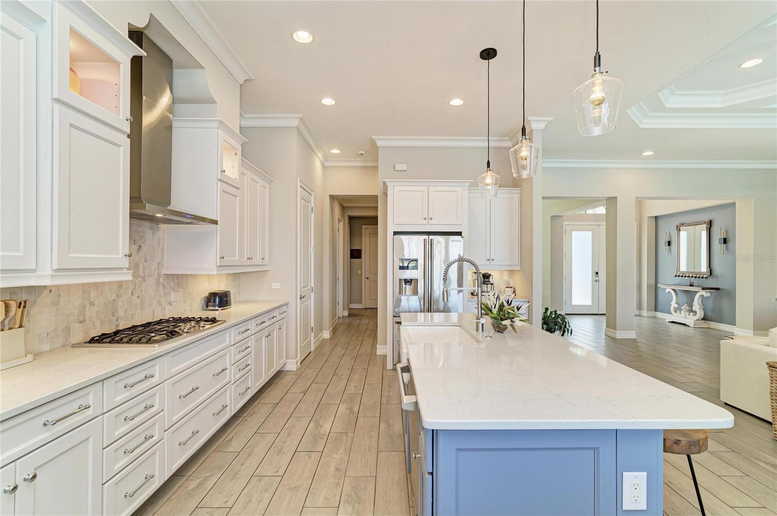 Image 38 of 100 For 352 Maraviya Boulevard