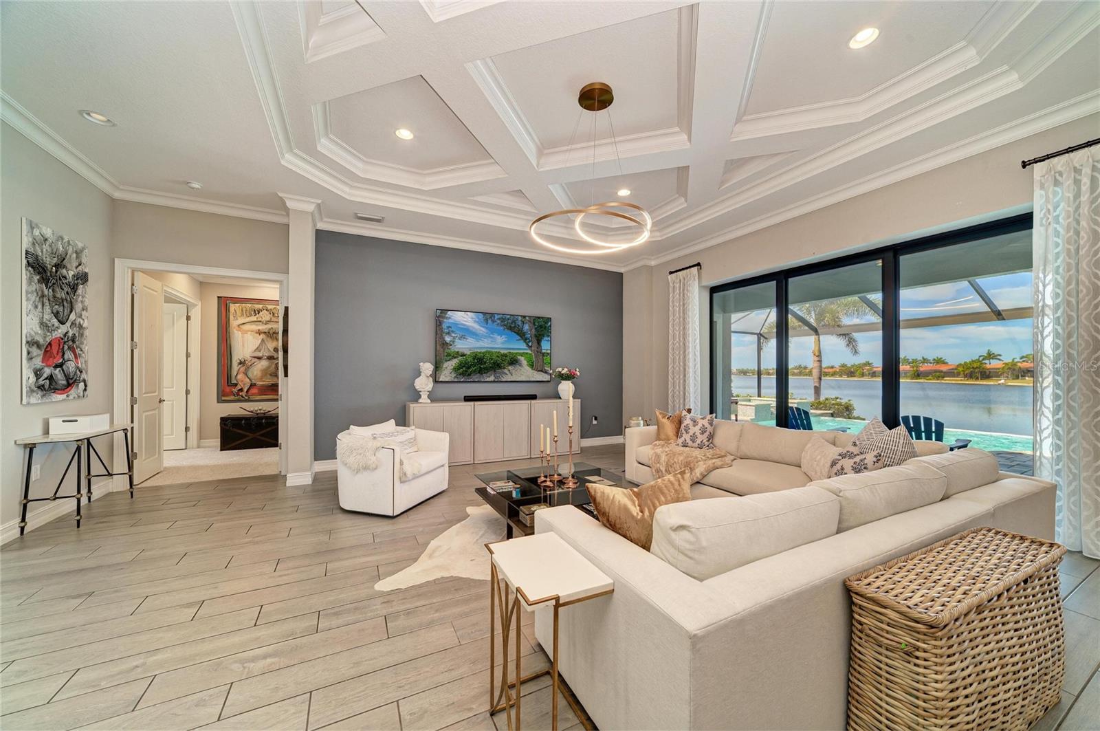 Image 4 of 100 For 352 Maraviya Boulevard