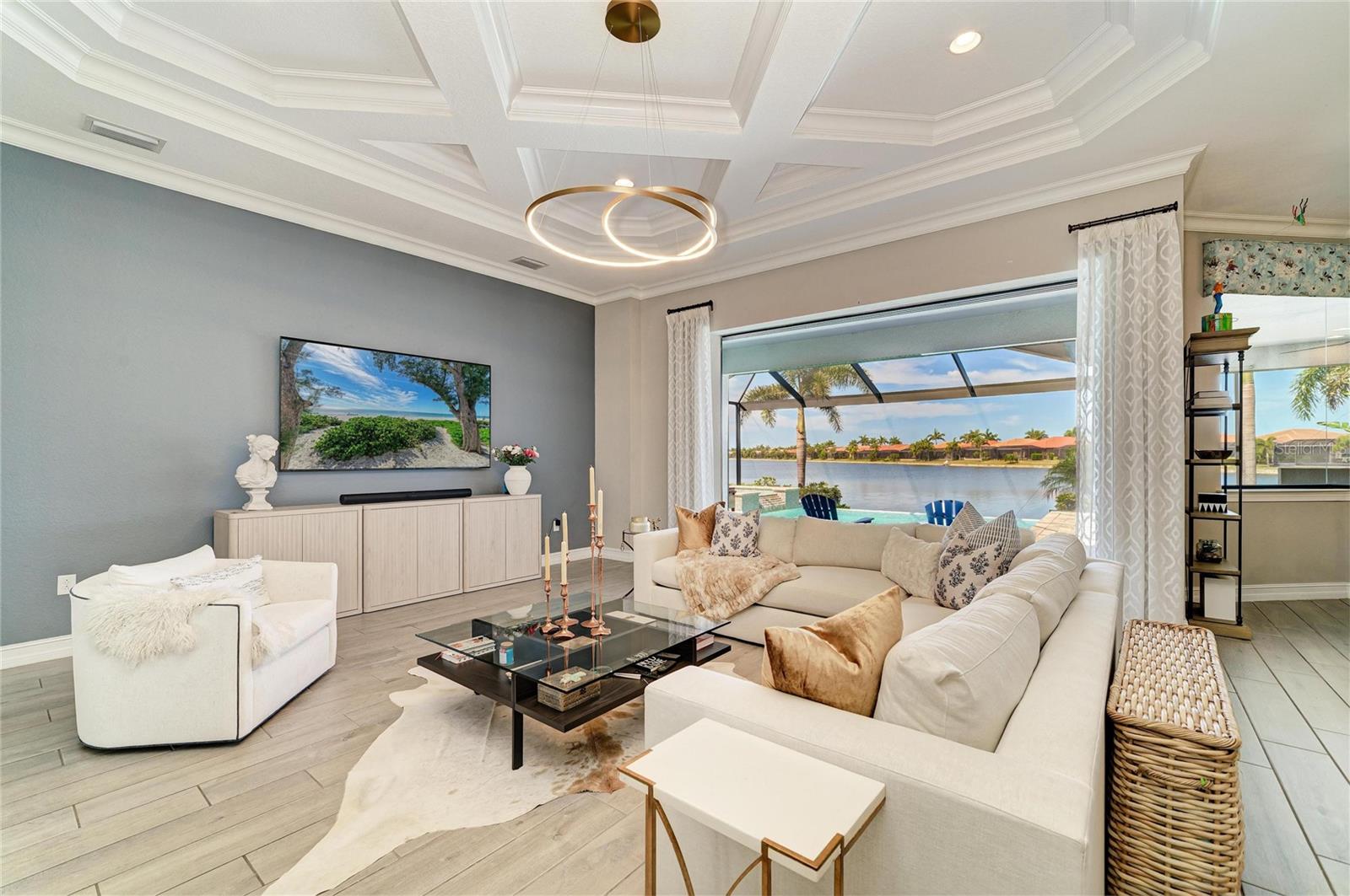 Image 42 of 100 For 352 Maraviya Boulevard