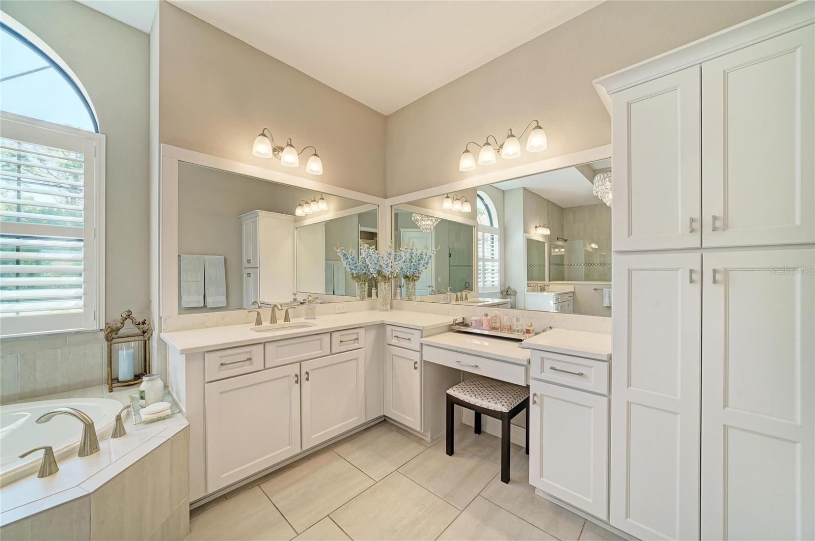 Image 51 of 100 For 352 Maraviya Boulevard