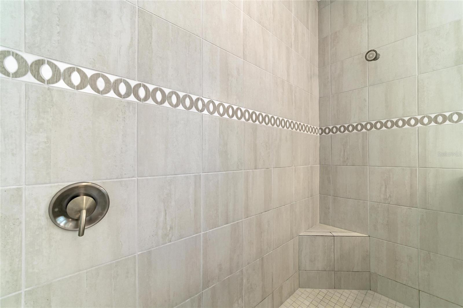 Image 53 of 100 For 352 Maraviya Boulevard