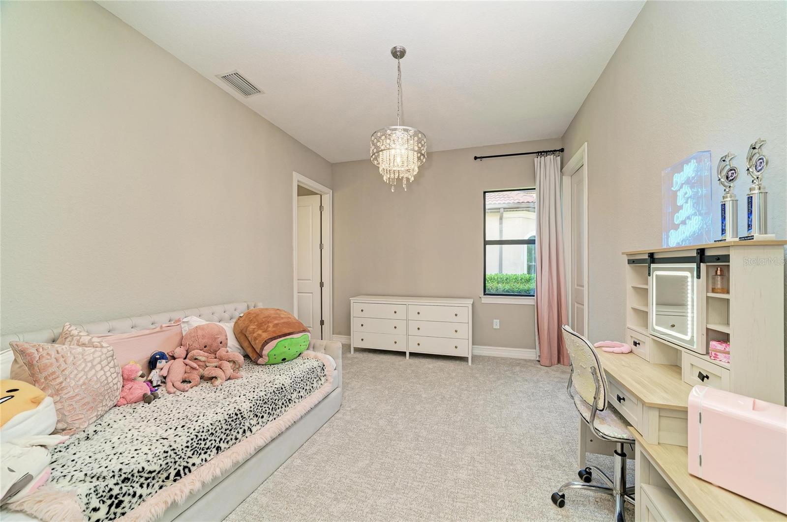 Image 55 of 100 For 352 Maraviya Boulevard