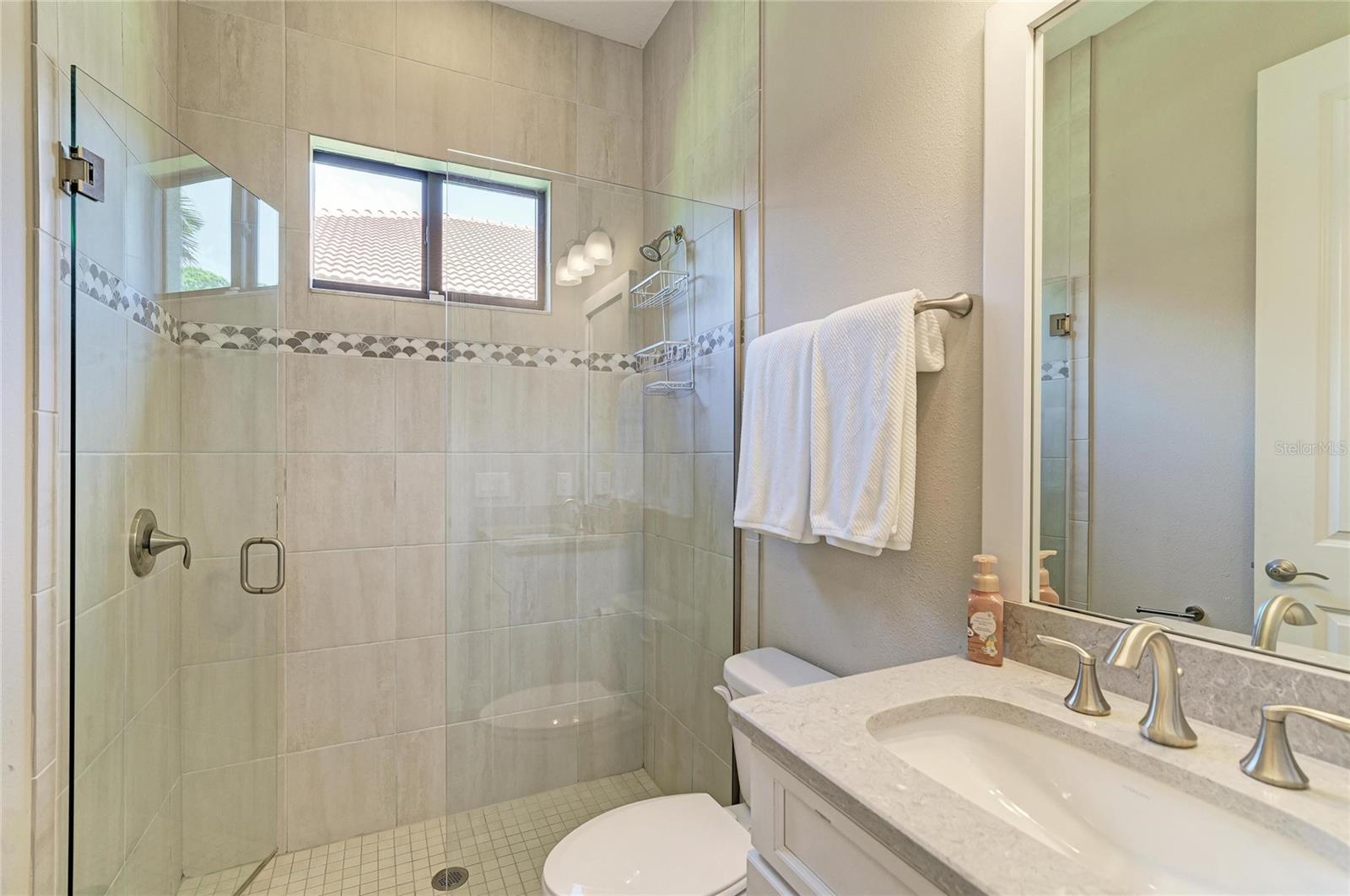 Image 60 of 100 For 352 Maraviya Boulevard