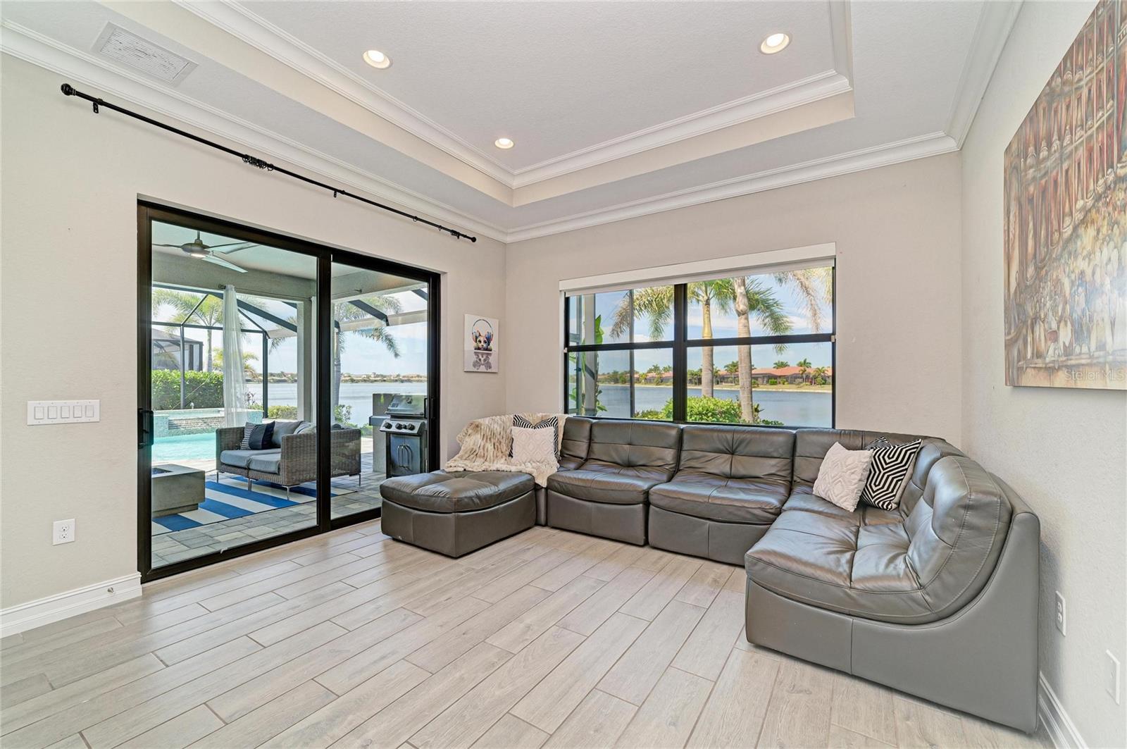 Image 62 of 100 For 352 Maraviya Boulevard