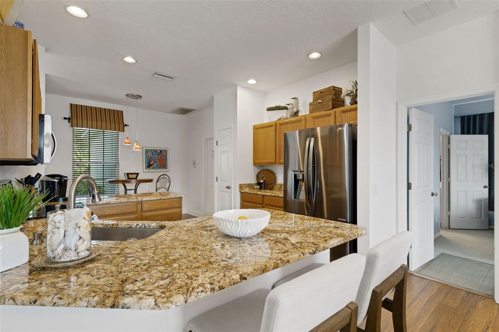 Image 13 of 46 For 378 Londonderry Drive