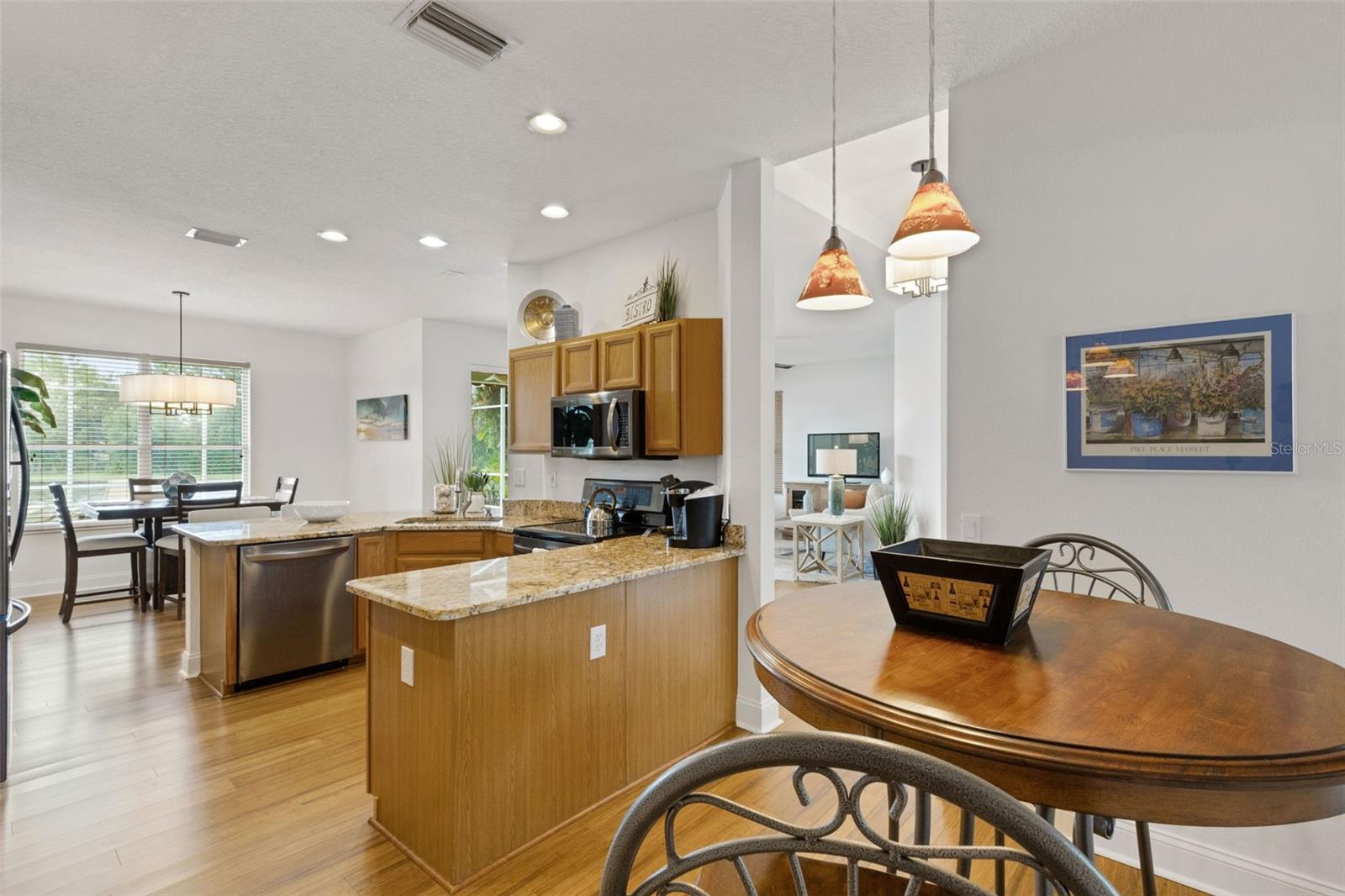 Image 15 of 46 For 378 Londonderry Drive