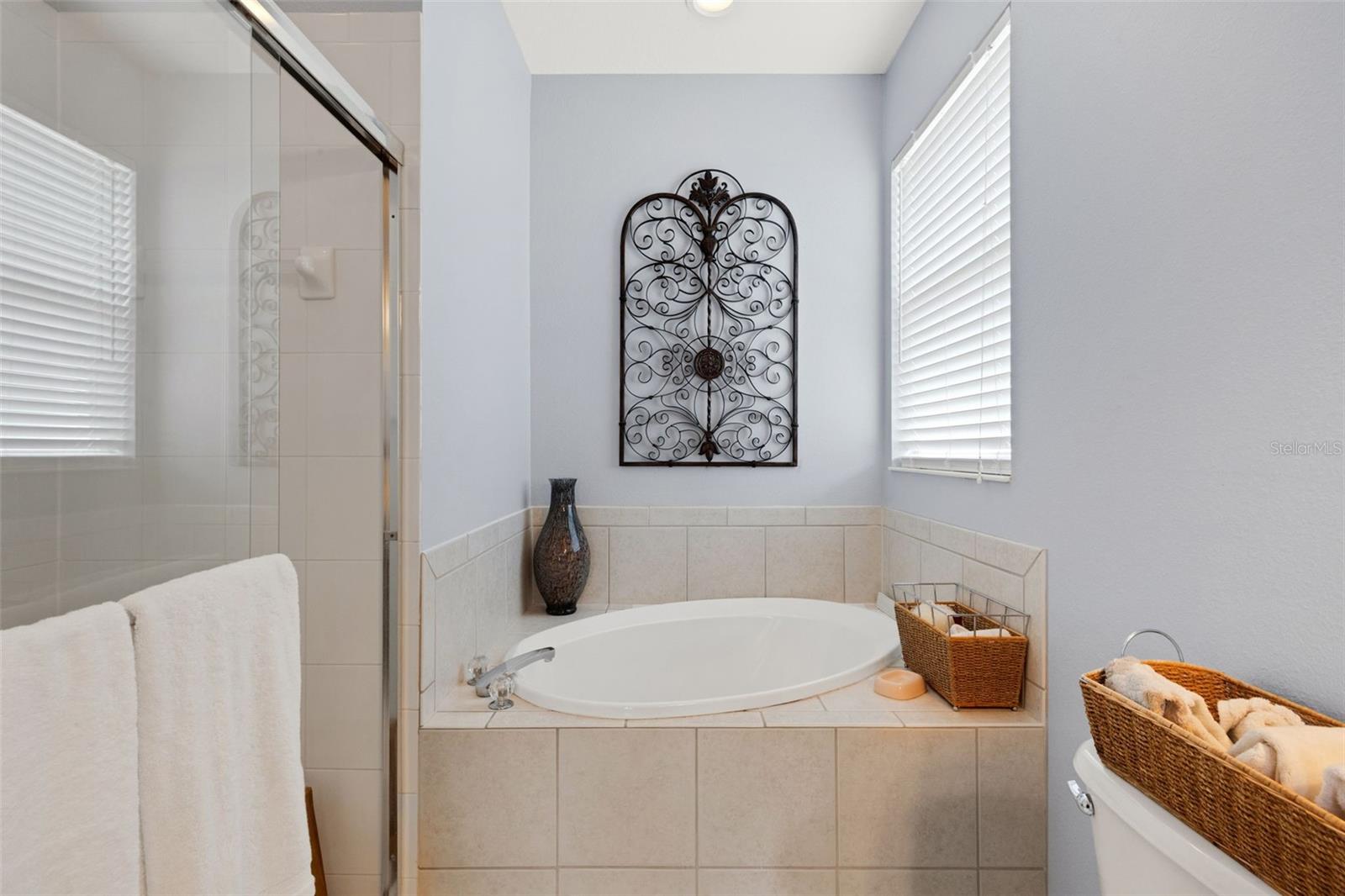 Image 27 of 46 For 378 Londonderry Drive