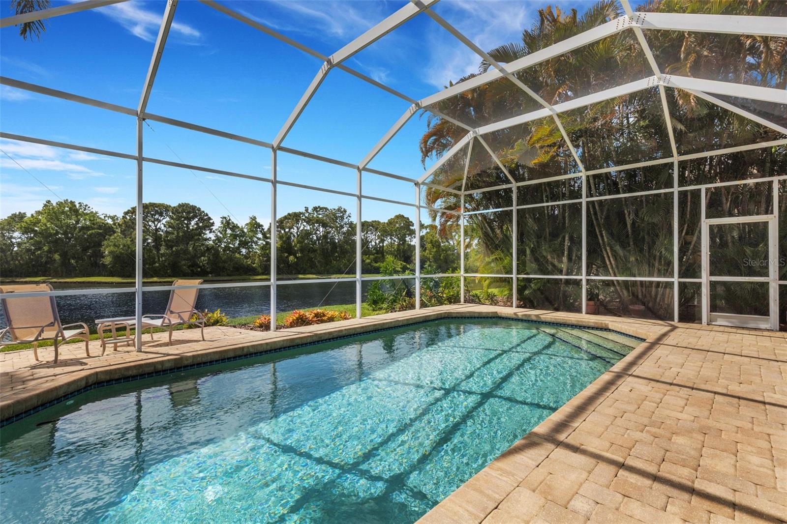 Image 34 of 46 For 378 Londonderry Drive