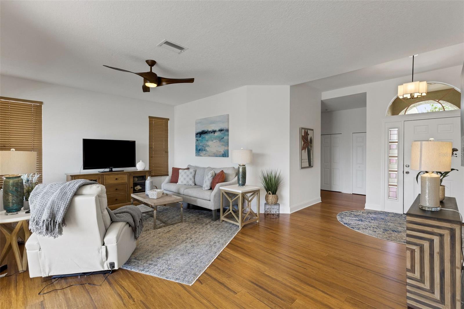 Image 8 of 46 For 378 Londonderry Drive