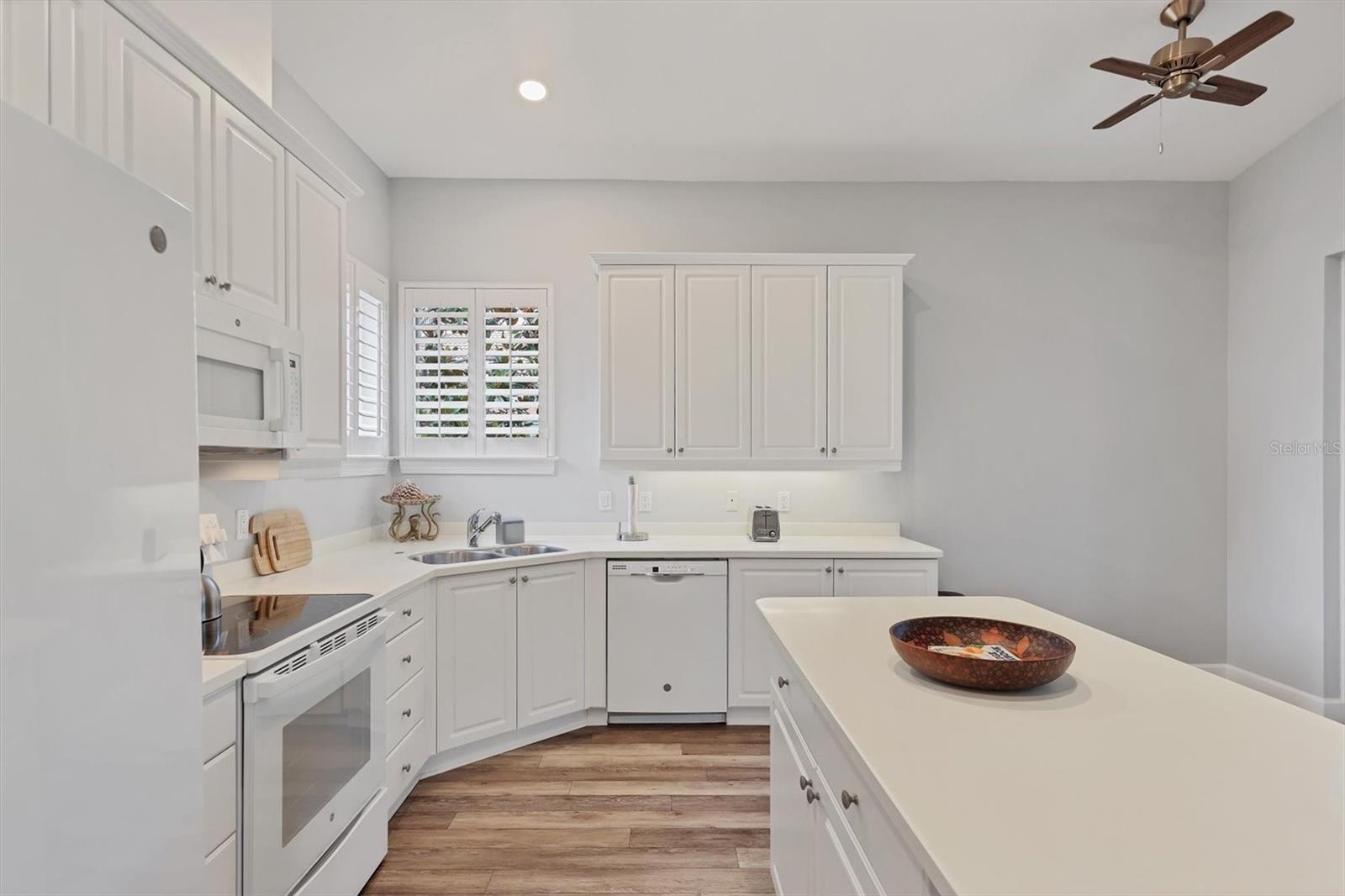 Image 18 of 44 For 5445 46th Court W